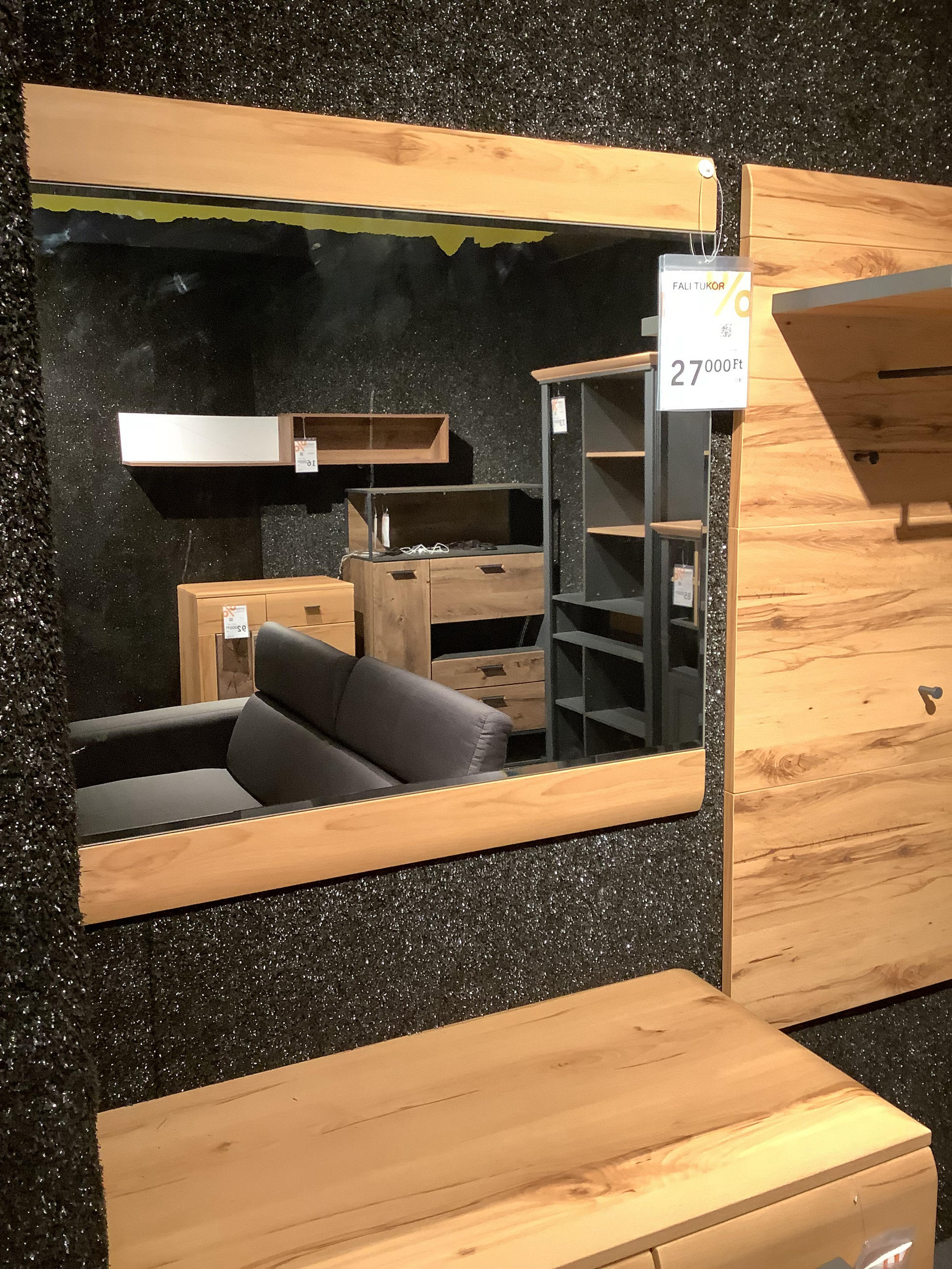 FALI TÜKÖR MADERA PLUS - BUDAÖRS OUTLET - Voleo