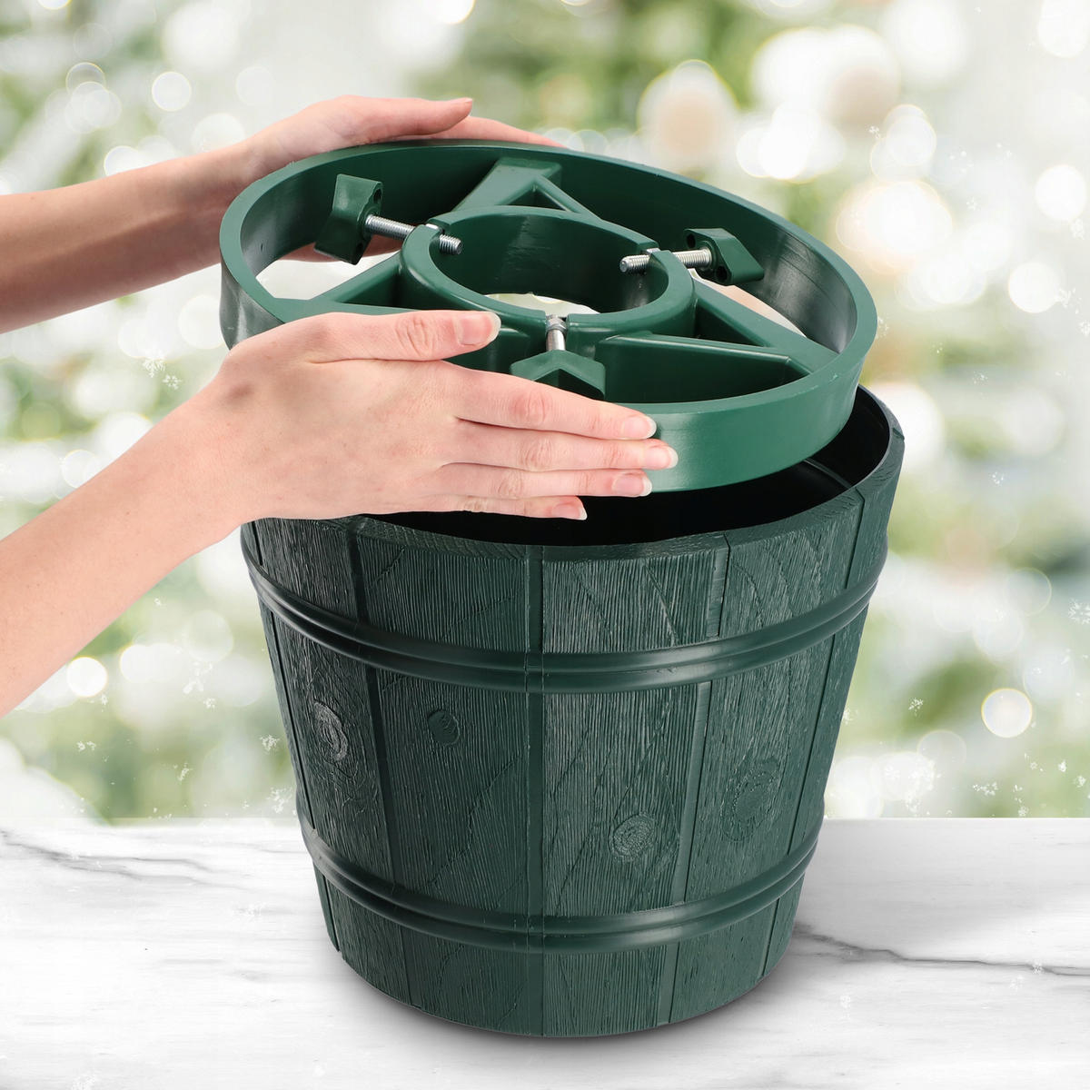 KADAX Weihnachtsbaumständer für einen echten Weihnachtsbaum, Topfbaum 2,4 m - Grün, Kunststoff (24.5cm) - KADAX