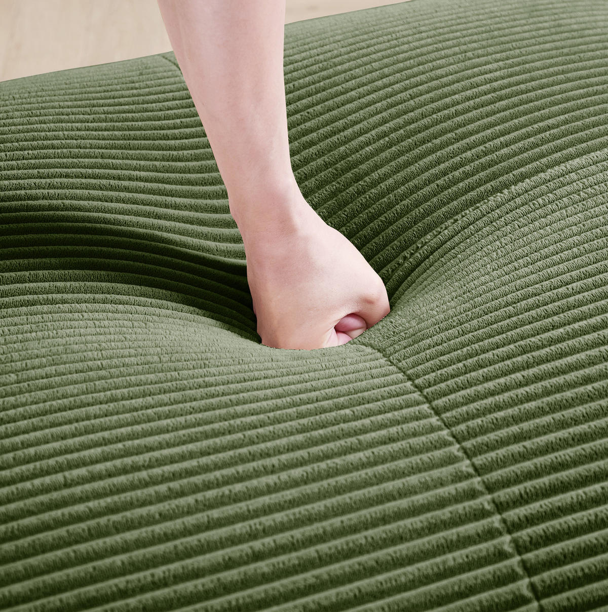 ECKSOFA in Grün aus Cord mit 32D-Schaum, rahmenlos und montagefrei - Grün, Textil (178/298cm) - Flora Grace