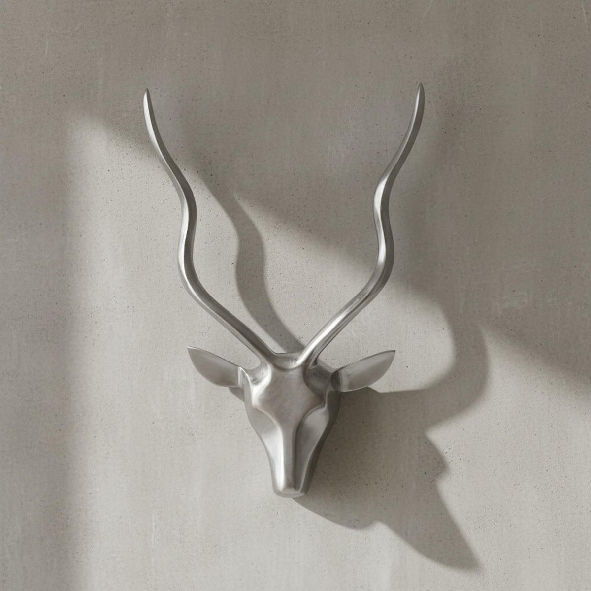 WANDDEKO Hirschgeweih Aluminium silberfarben 33x54x4 cm modern handgefertigt - Silberfarben, Metall (33/54/4cm) - KADIMA DESIGN