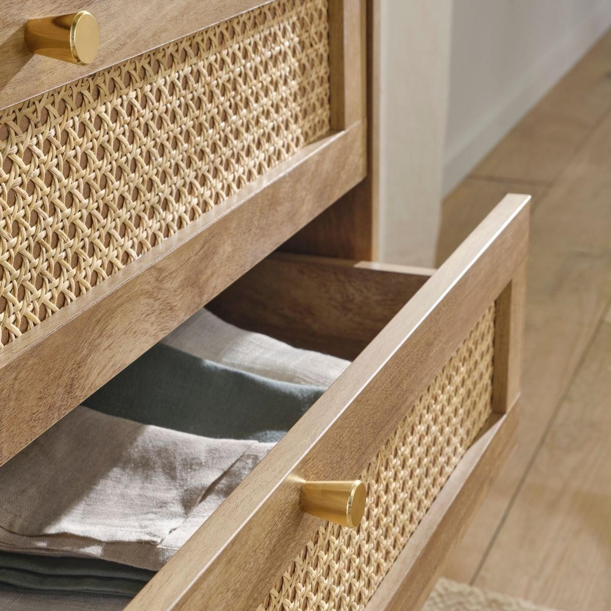 KOMMODE mit 3 schubladen und fronten aus natürlichem rattan - palmo 80/39/79 cm - Apfelbaumfarben, Holzwerkstoff (39/79/80cm) - Calicosy
