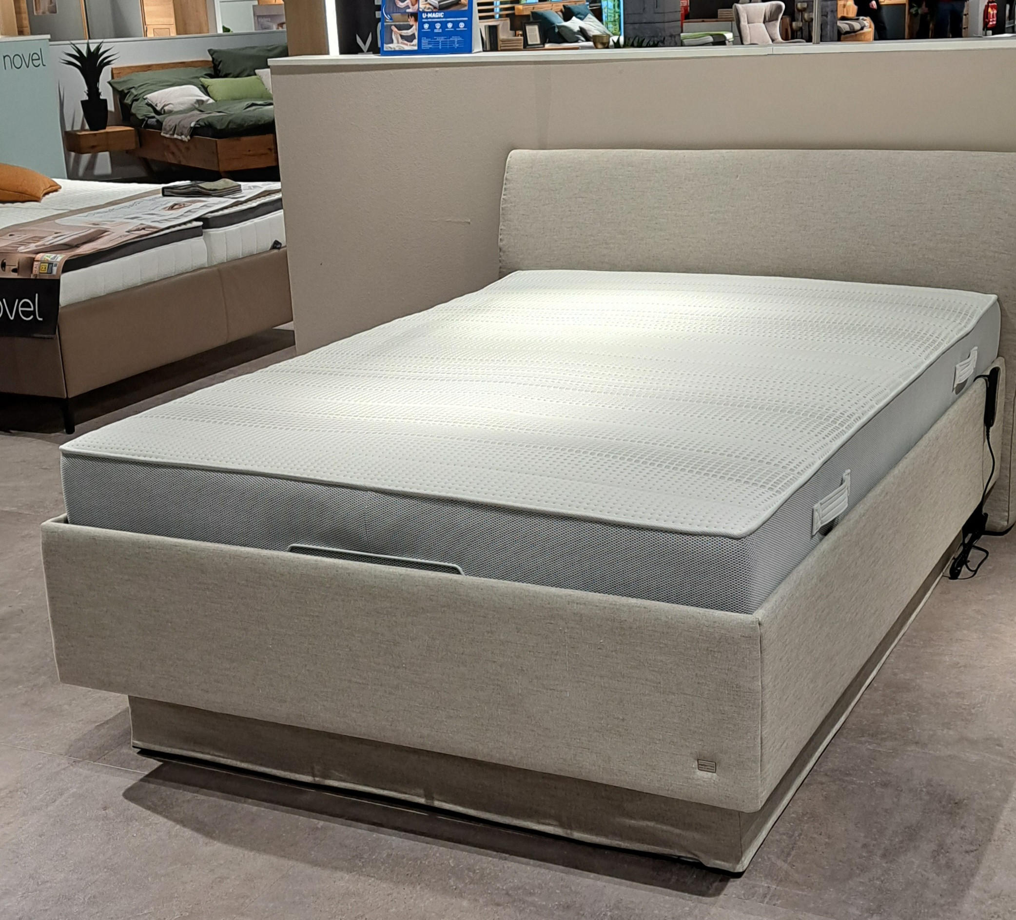 POLSTERBETT EMILIA MOTOR - RUF Betten