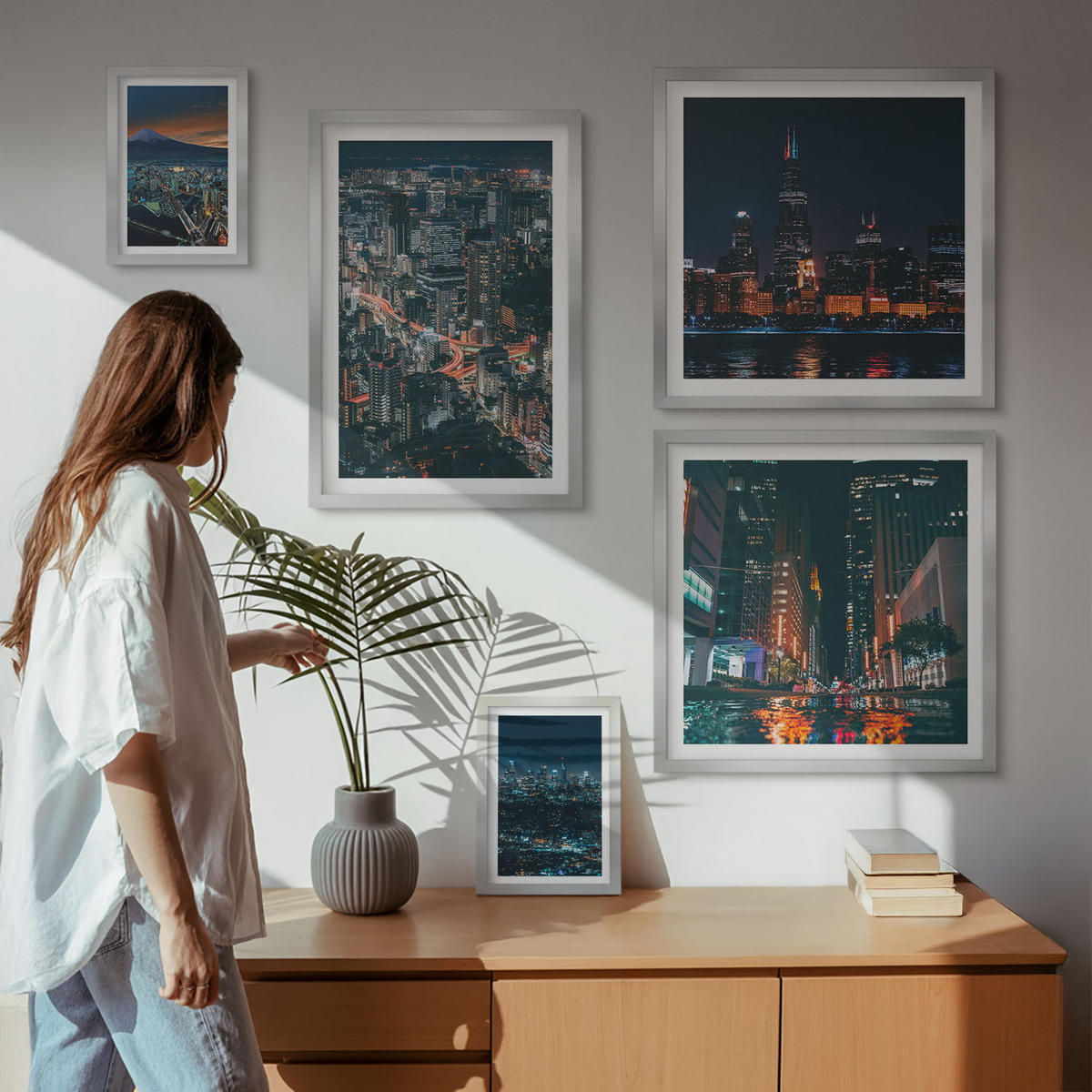 BILDER SET 5er Set - 50x50 cm & 20x30 cm & 40x60 cm Silberner Rahmen - Bergpanorama der Stadt bei Nacht - Silberfarben, Kunststoff (40/60cm) - TULUP