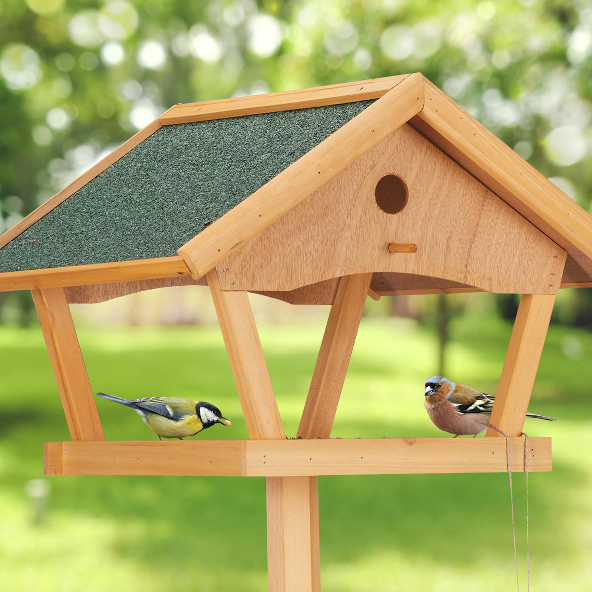 VOGELFUTTERHAUS - Hellbraun, Holz (66/137/59cm) - Relaxdays