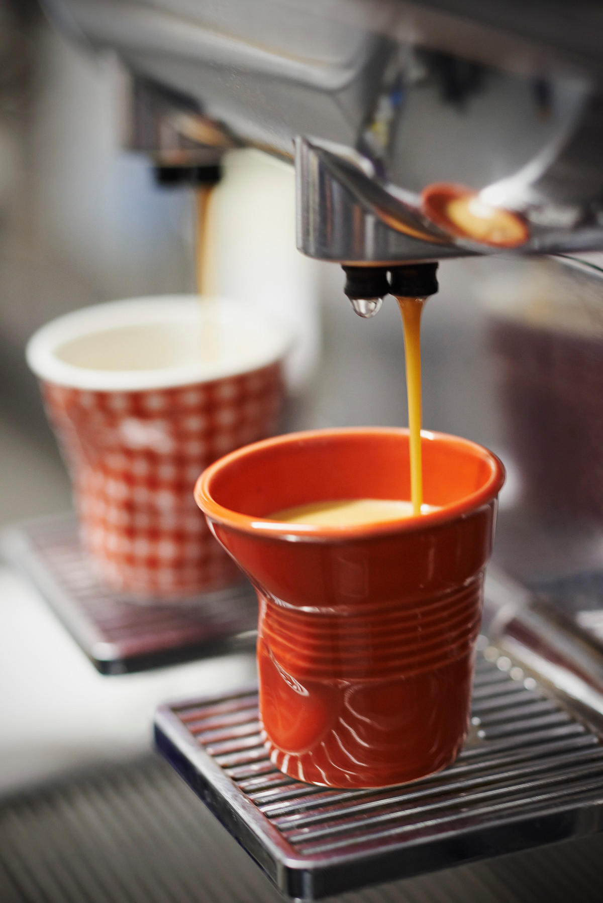 KNICKBECHER Espresso 0,08l Pfefferrot - Rot, Keramik (0.08L) - Revol Porcelaine France