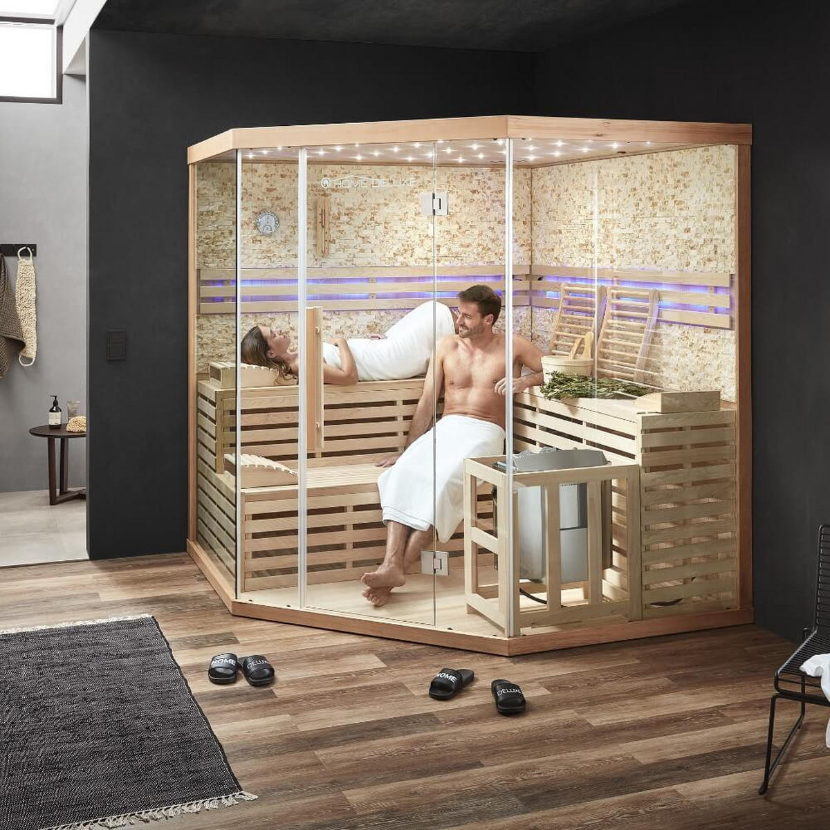 TRADITIONELLE Sauna mit Kunststeinwand SKYLINE BIG XL - 200 x 200 cm für 6 Personen - Naturfarben, Holz (200/210/200cm) - Home Deluxe