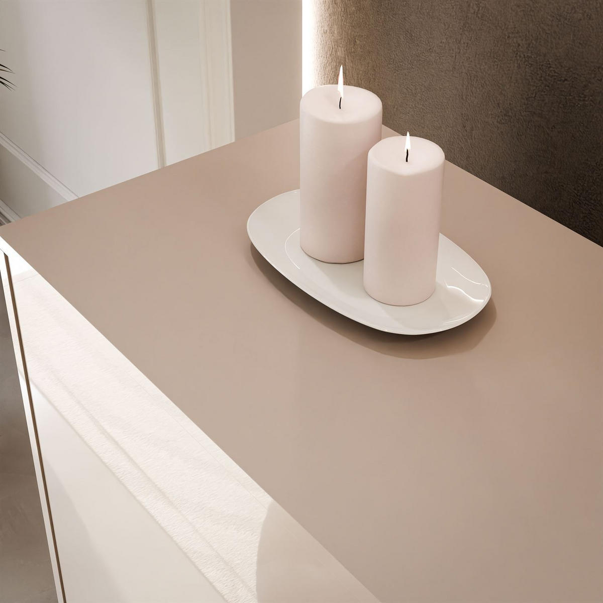 KOMMODE SANAYI Kaschmir Hochglanz – schräge goldene Beine - Kaschmir, Holzwerkstoff (154/72/40cm) - Lookway