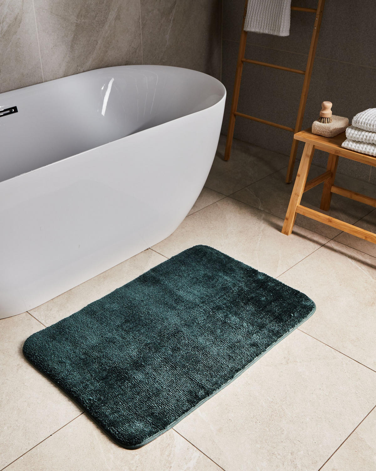 KOUPELNOVÁ PŘEDLOŽKA Tmavě zelená 60/90 cm Mikrofaser Urlana - tmavě zelená/zelená barva, textil (60/90cm) - Beliani