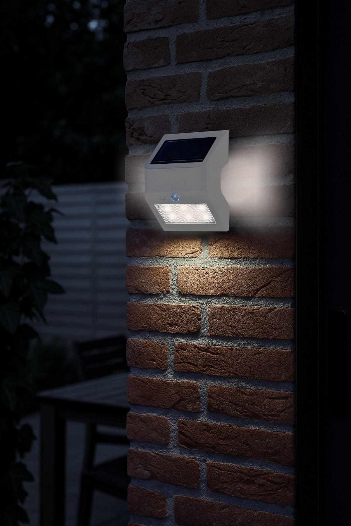 LED-SOLAR-WANDLEUCHTE mit Bewegungsmelder & Dämmerungssensor – ideal für Eingangsbereiche, Treppen & Terrassen weiß kaltweiß - Weiß, Kunststoff (5.3/11.5/10cm) - Northpoint