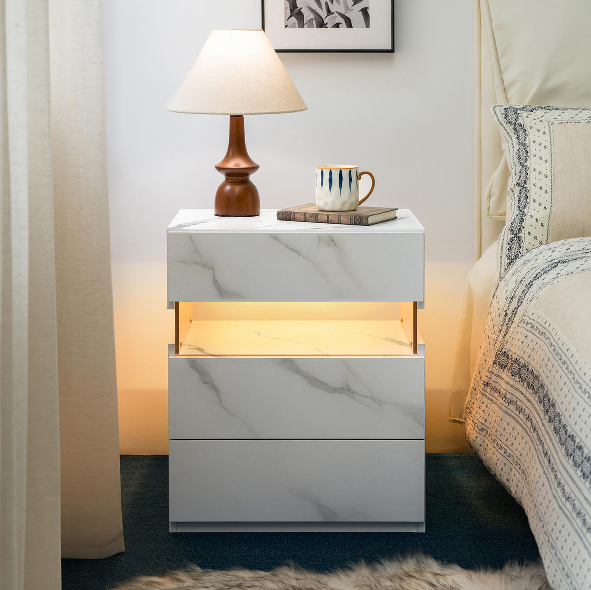 NACHTTISCH in Mattweiß mit 3 Schubladen und LED-Beleuchtung,48/38/61 cm - Weiß, Holzwerkstoff (38/61/48cm) - Flora Grace