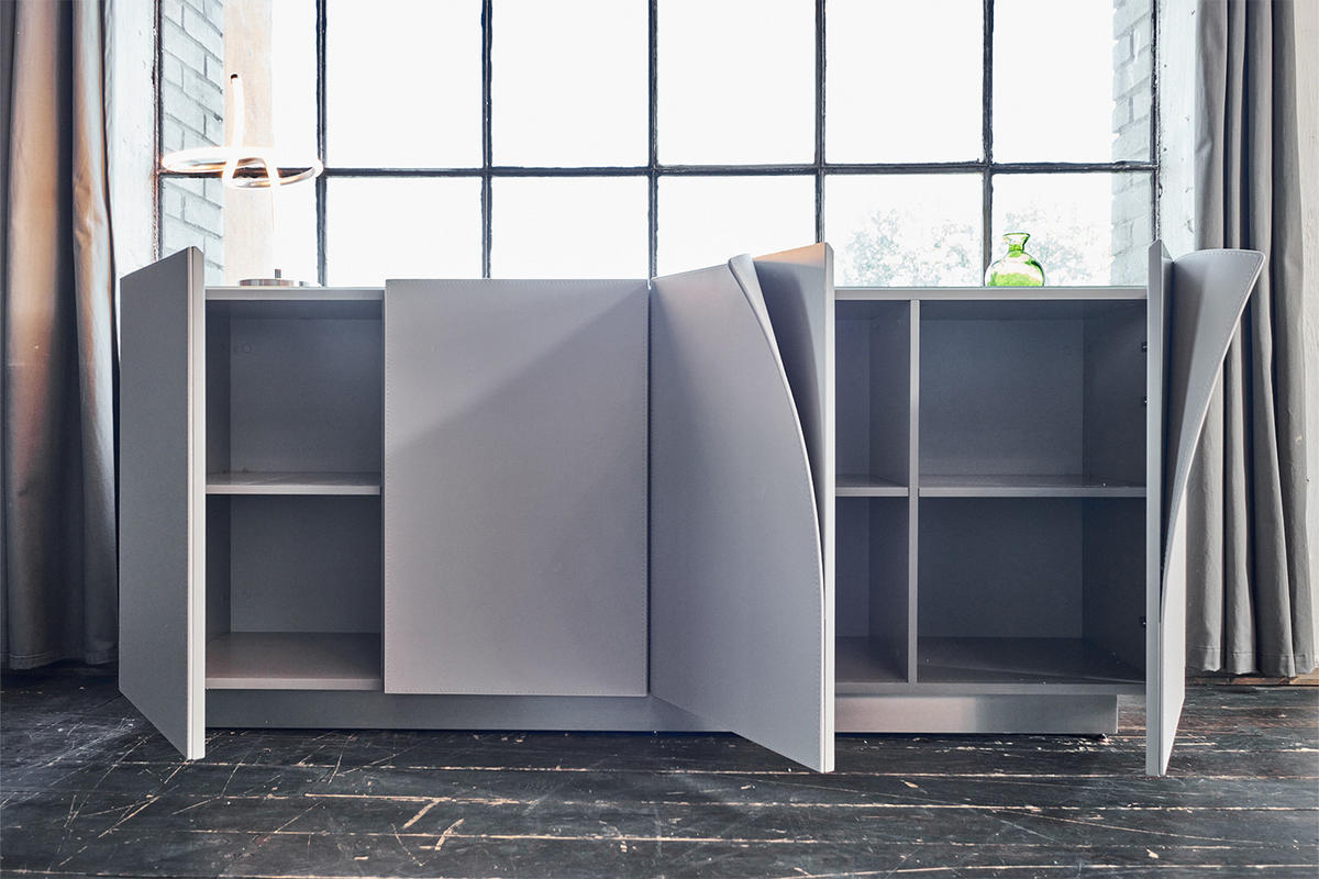 SIDEBOARD EMMA Grau Holz - Silberfarben/Weiß, Holzwerkstoff/Metall (180/78/42cm) - KAWOLA