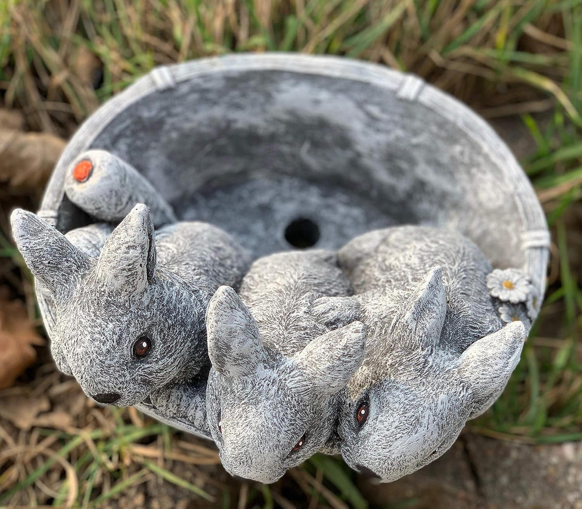 STEINFIGUR 3 Hasen im Korb bepflanzbar frostfest massiv - Grau, Stein (22/17/22cm) - stoneandstyle