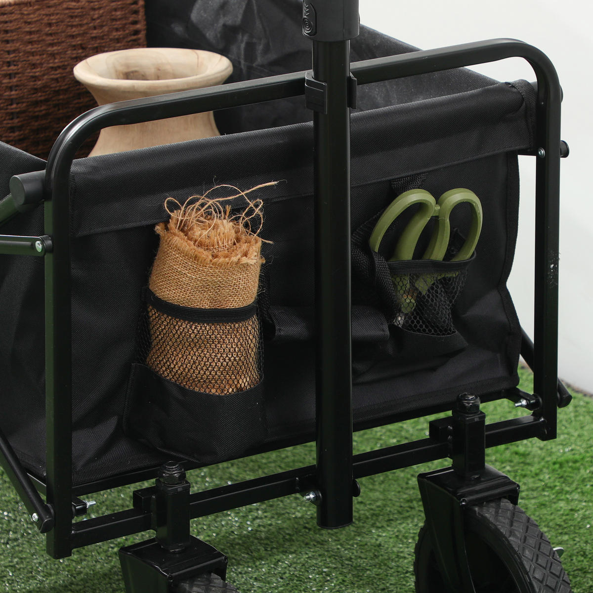 GARTENWAGEN DE-18769 4 Räder, Teleskopgriff & klappbare Ablage Schwarz - Schwarz, Metall (51/100/117cm) - ComfortXL