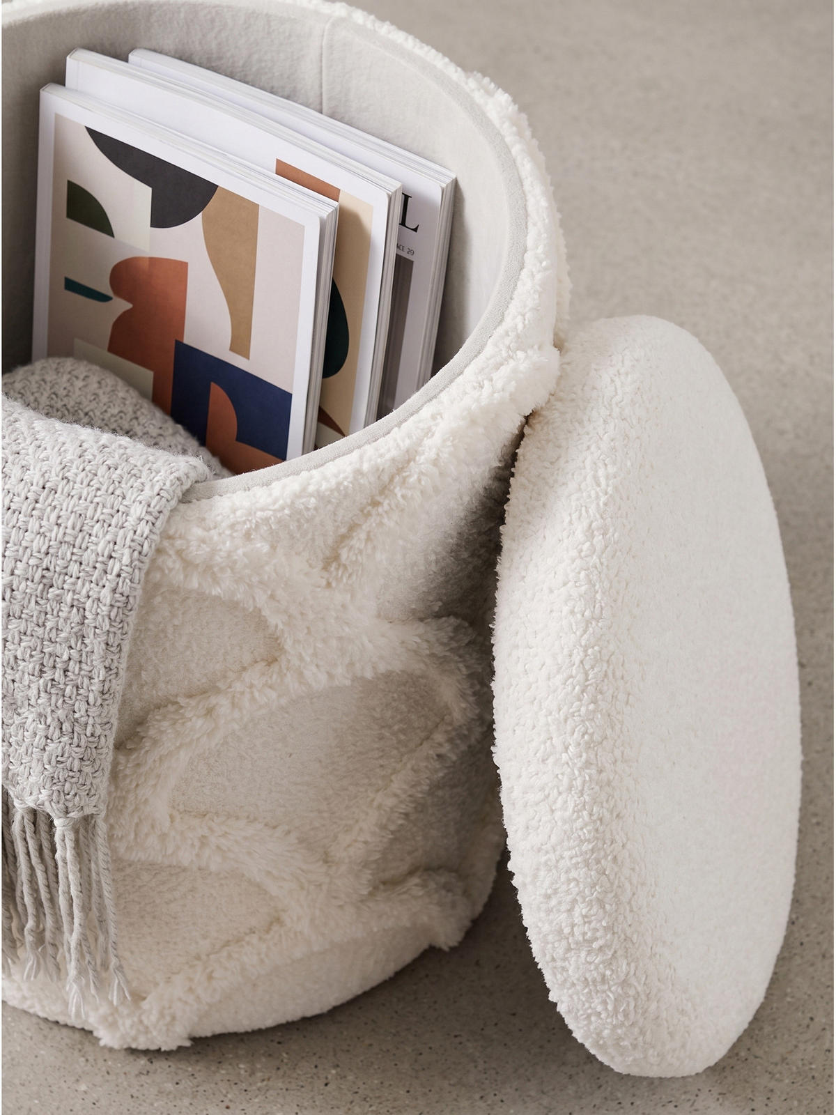 SITZHOCKER RHONE, Teddystoff, mit Wellenmuster, Creme, Ø 40 x 45 cm - Beige/Creme, Textil (40/45/40cm) - KADIMA DESIGN