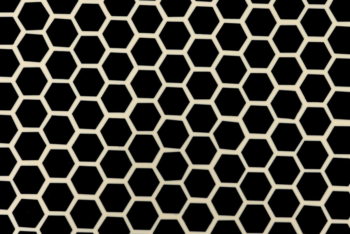 COUCHTISCH HARMONY NATURE Eisen rund Schwarz|Weiß 60cm - Goldfarben/Schwarz, Kunststoff/Metall (60/60/35cm) - riess-ambiente