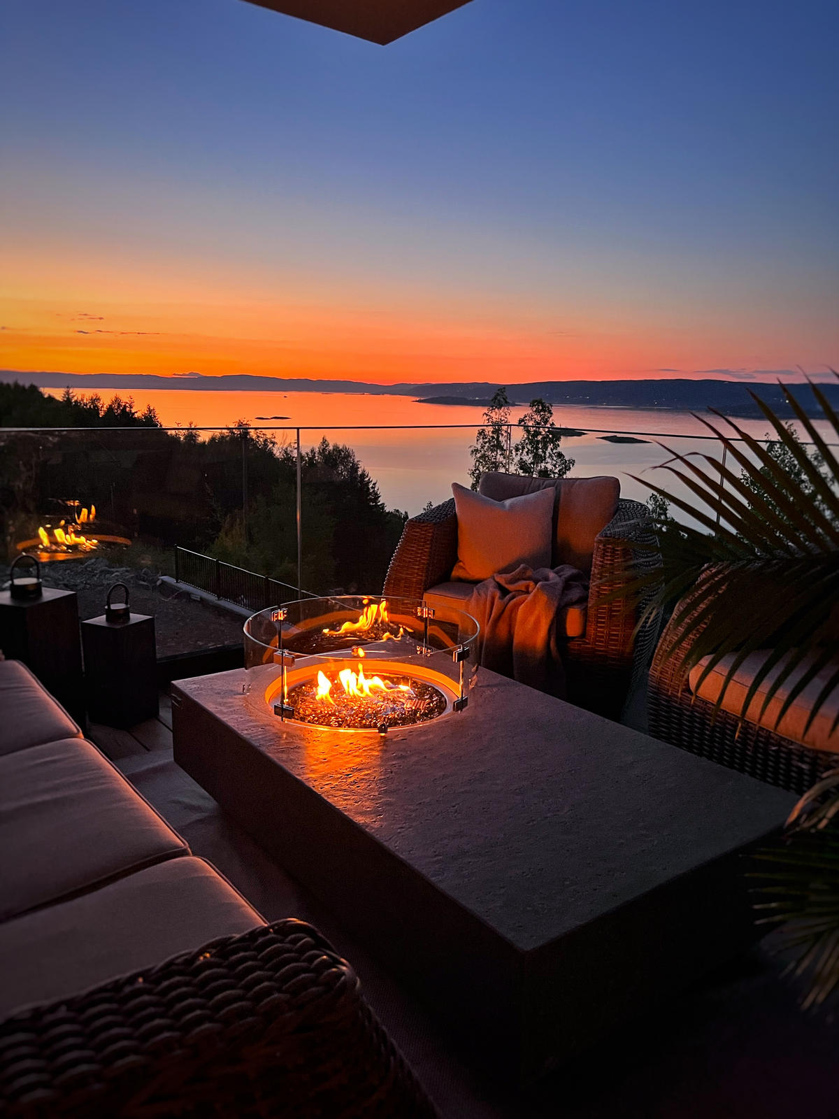 FEUERTISCH Metropolis Gasfeuerstelle aus GF-Beton 142/81/35 cm - Hellgrau, Naturmaterialien (81/35/142cm) - Elementi