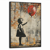 LEINWAND Bilder mit Rahmen - Graffiti - Banksy - Mädchen - Straßenkunst - 60x80 - Sandfarben, Textil (60/80cm) - MuchoWow