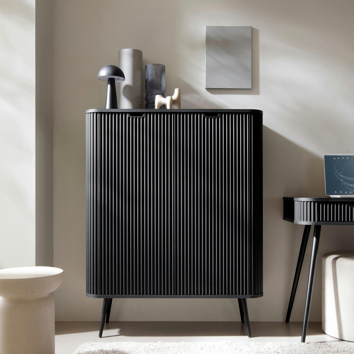 SIDEBOARD MORDEN KOM1 Abgerundeter Korpus Schwarz Schwarz - Schwarz, Holzwerkstoff/Kunststoff (103/129/39cm) - Komodee