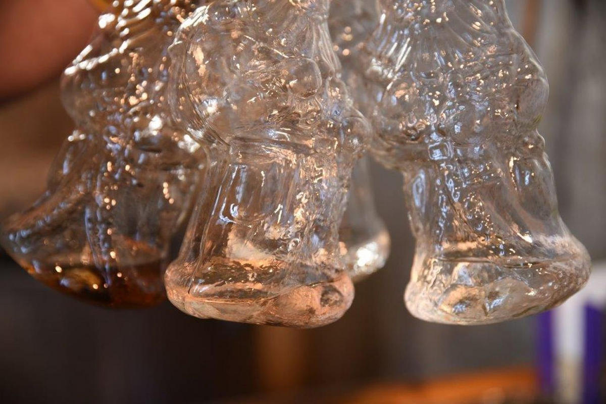 CHRISTBAUMSCHMUCK Engel mit Herzkette messinggold matt 9 cm - Multicolor, Metall (0.1/9/0.1cm)