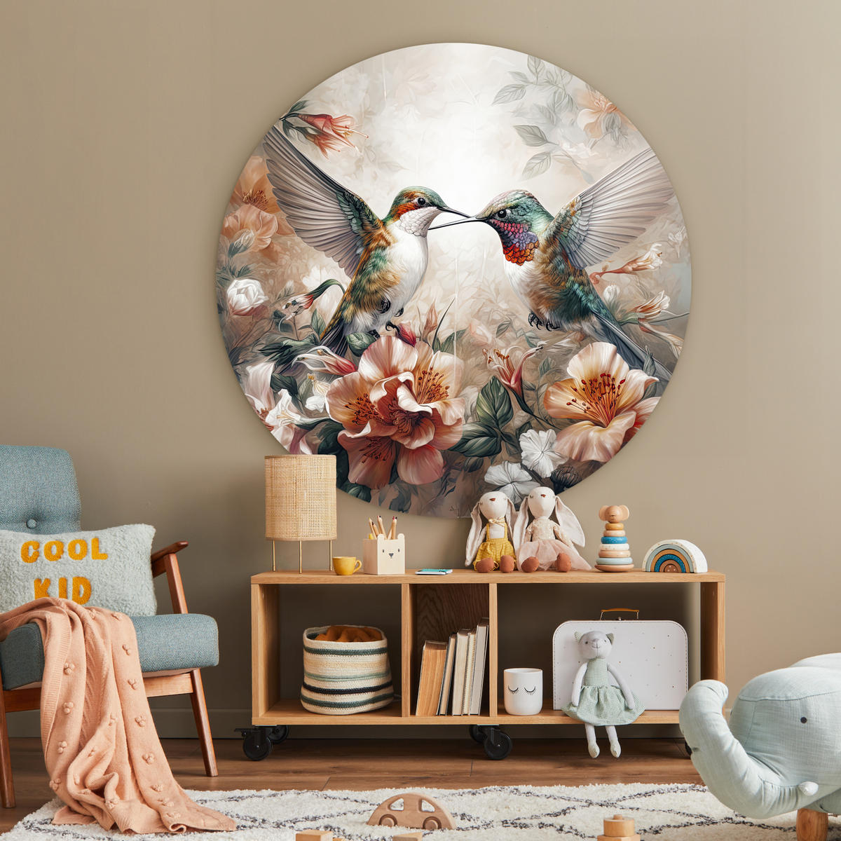 NÁSTĚNNÝ OBRAZ Kolibřík - Ptáci - Květiny - Příroda 140x140 cm - starorůžová, plast (140/140cm) - MuchoWow