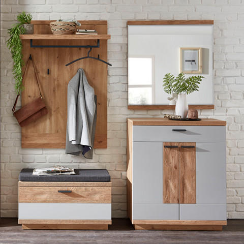 Garderobenset aus Holz