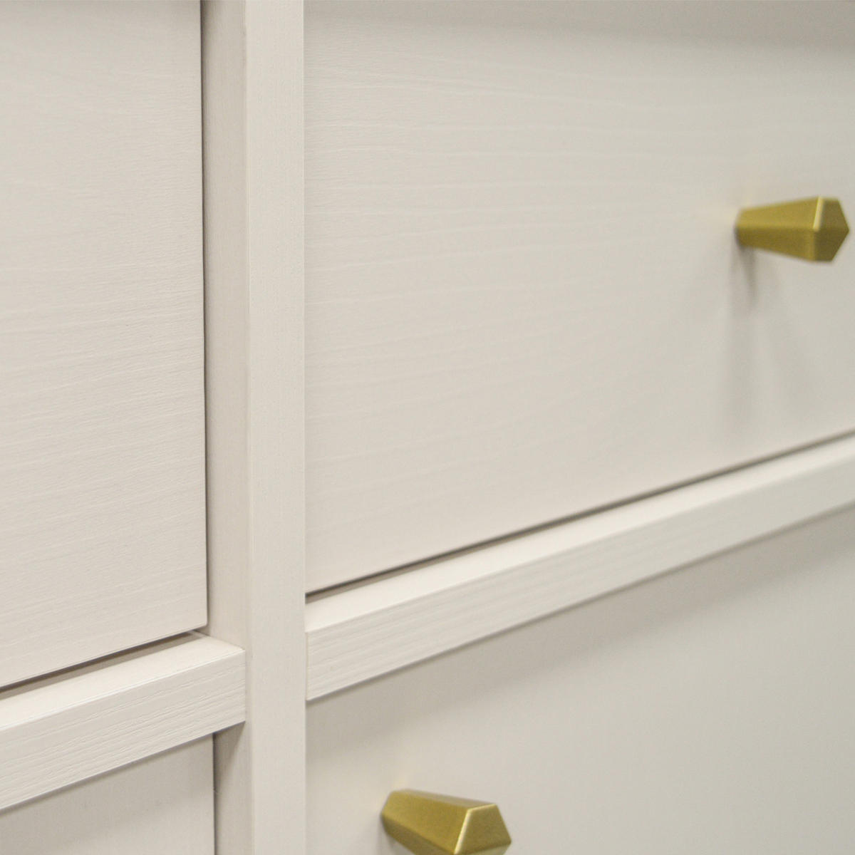 KOMMODE FLOREN, Creme/Gold - Creme, Holzwerkstoff/Metall (83.6/93.5/40.8cm) - KONSIMO®