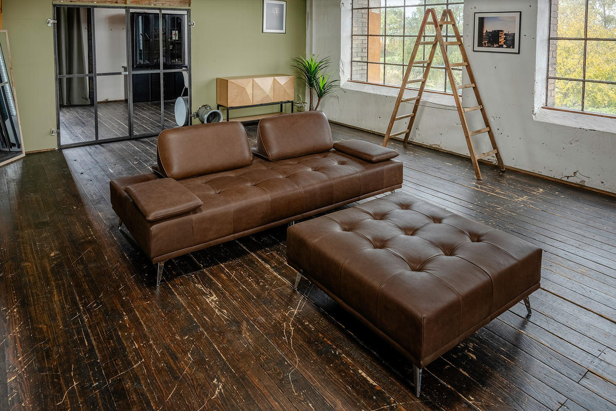 SOFA MIT HOCKER WIOLO 2ER SET Dunkelbraun Leder - Dunkelbraun/Silberfarben, Leder/Metall (240/83/110cm) - KAWOLA