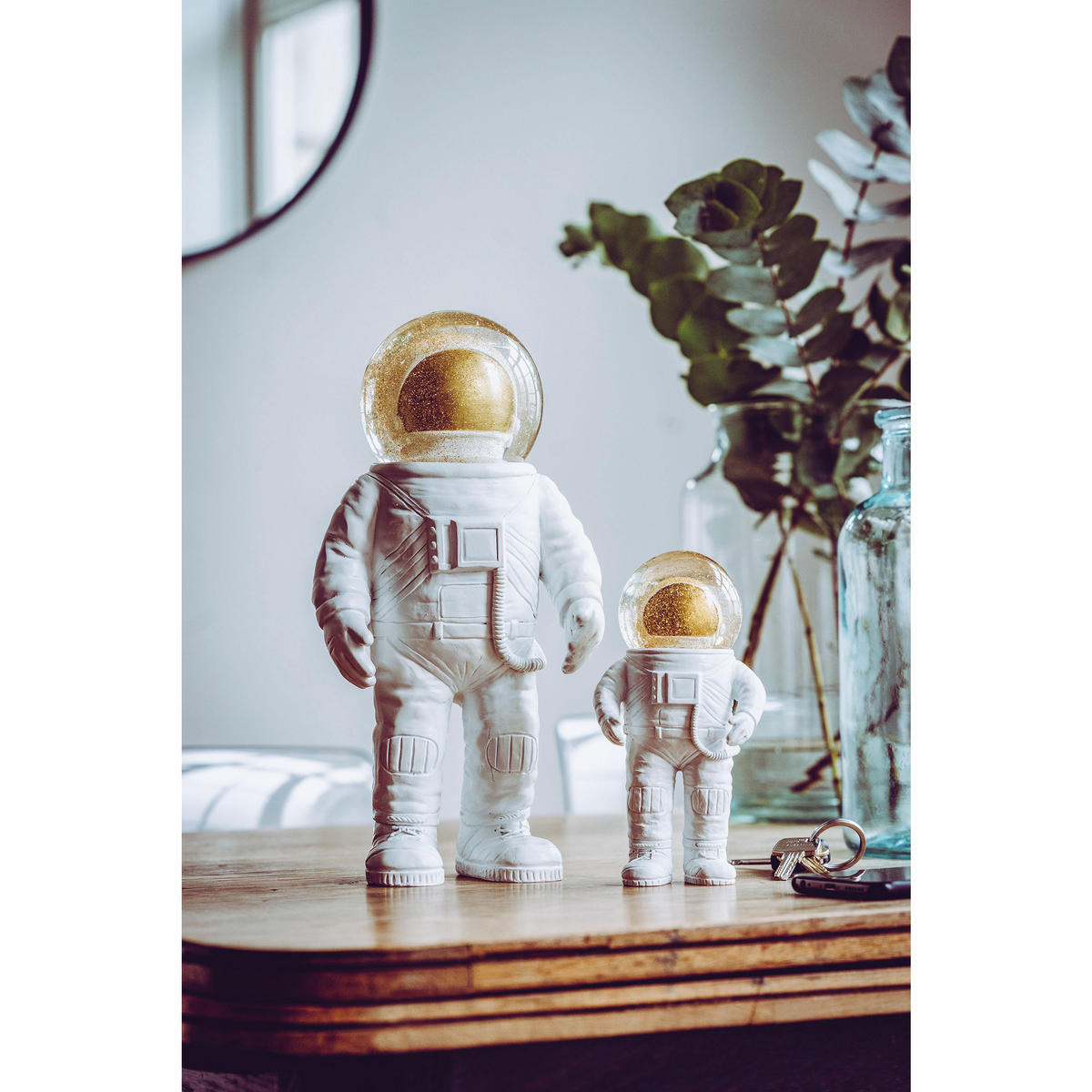 SCHNEEKUGEL Summerglobe The Astronauts Giant, Glas, Polyresin, Weiß, Golden, 30 cm - Weiß, Glas (13/30/15cm) - Donkey Products