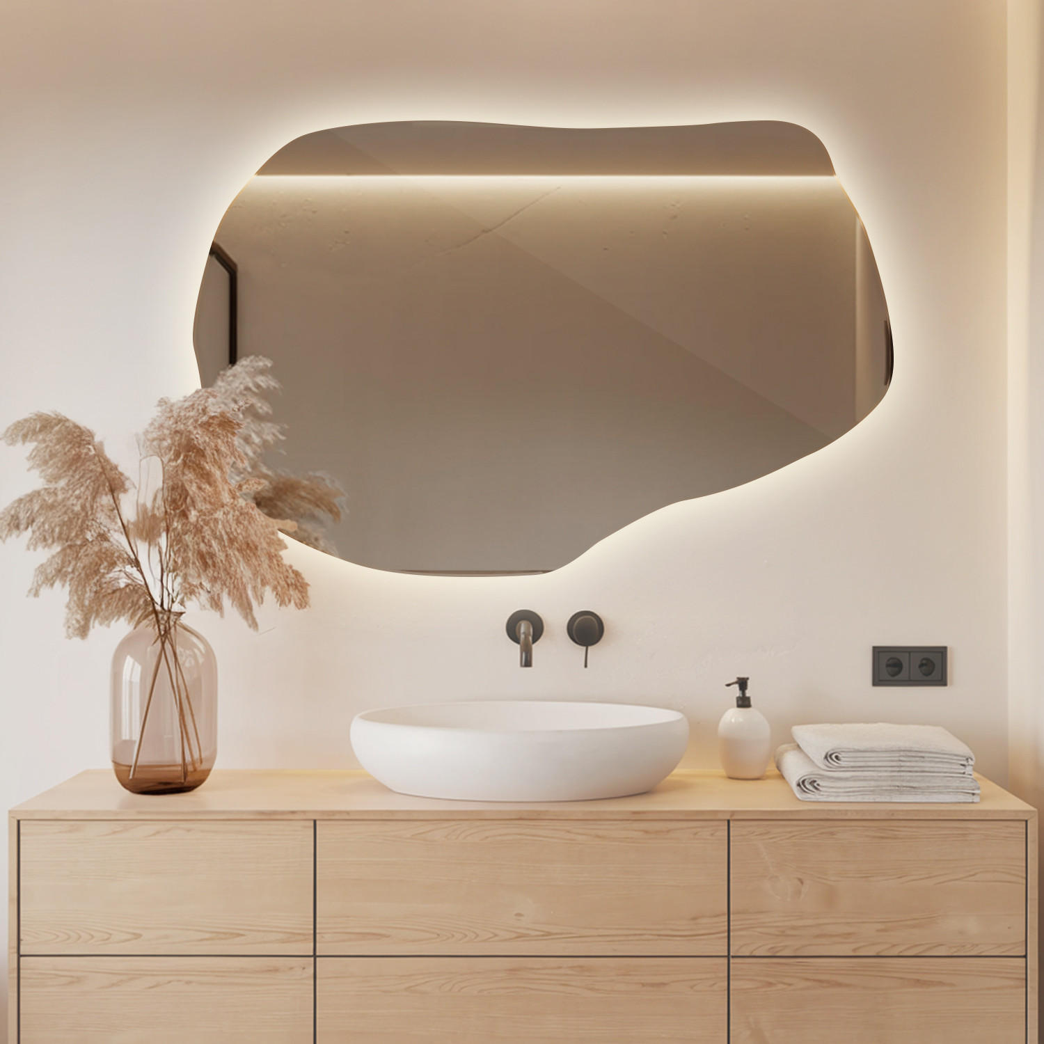 LED SPIEGEL 90 x 58,5 cm Unregelmäßige Form Neutralweiß 4000K - Transparent, Glas (90/58.5/0.4cm) - TULUP