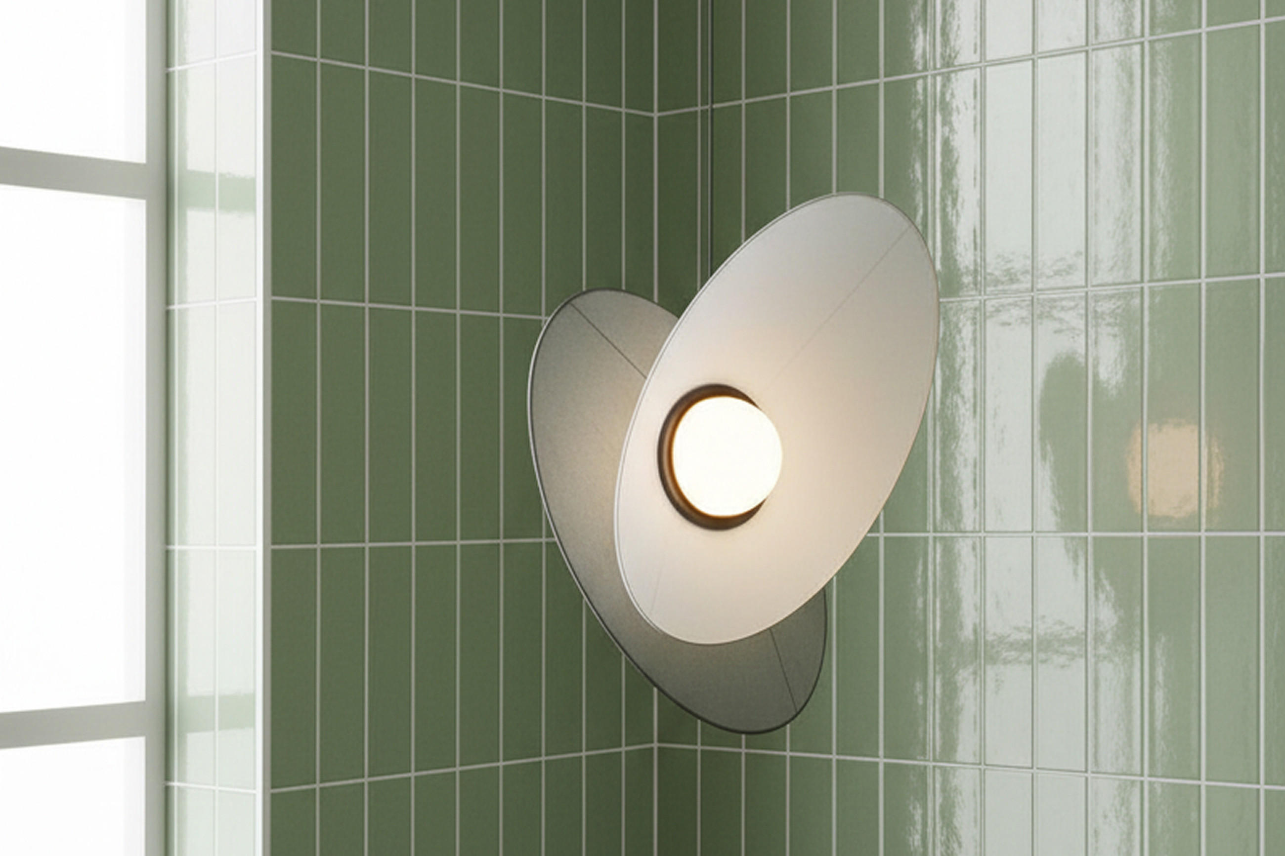 Pendelleuchte von der Marke MAYTONI vor einem grünen Fliesenhintergrund