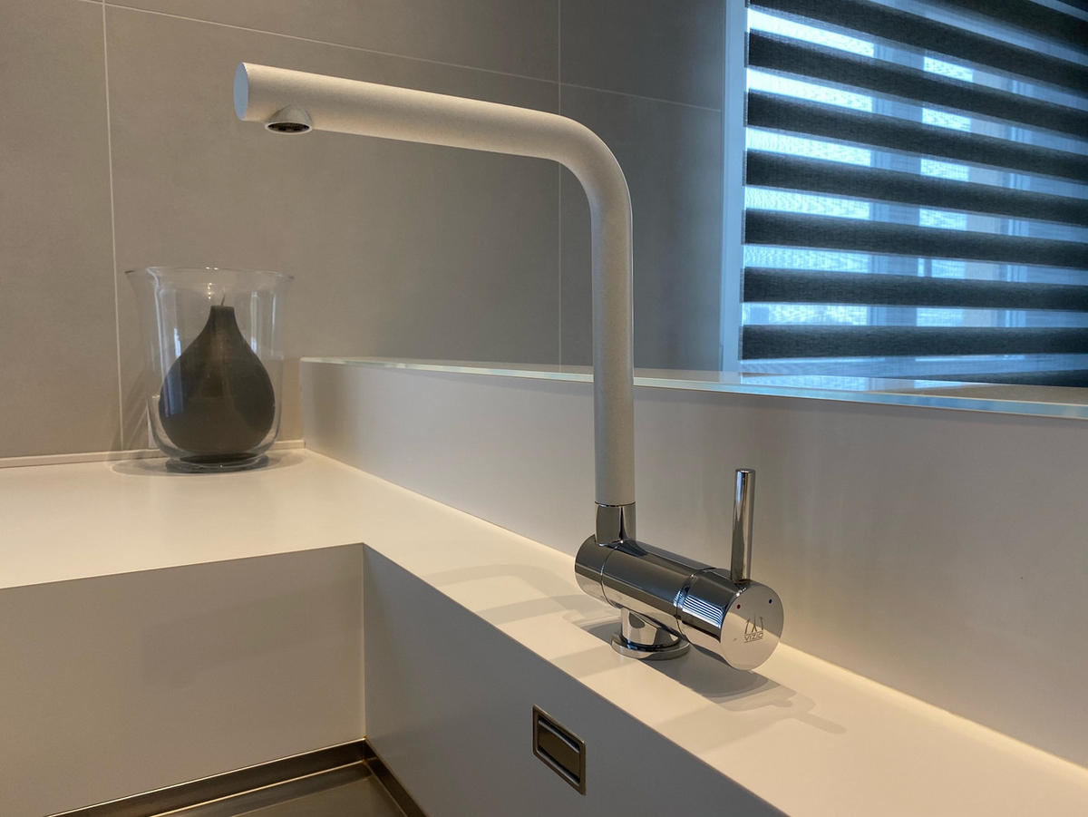 VORFENSTER-KÜCHENARMATUR, Umklappbar 6 CM, Verchromt und Weiß Granit, 360° schwenkbar - Weiß, Metall (20/31.3/20cm) - VIZIO