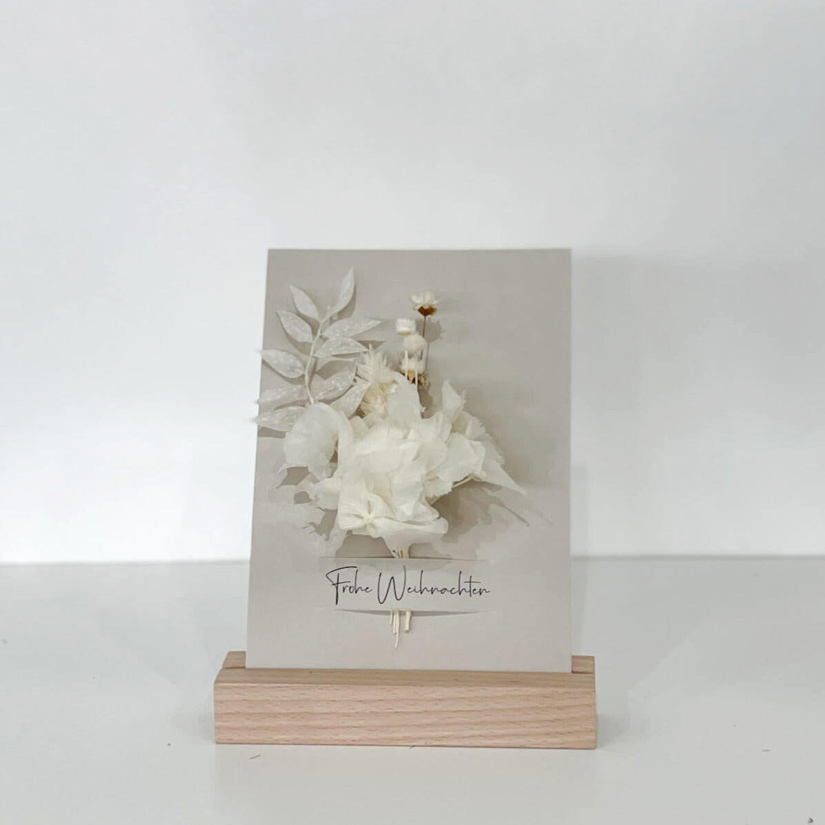 WEIHNACHTSKARTEN mit Trockenblumen - Frohe Weihnachten - Frohe Weihnachten / weiß - Weiß, Naturmaterialien (10.5/14.8cm) - Lykke & You