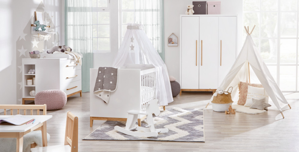 Babyzimmer in Weiß