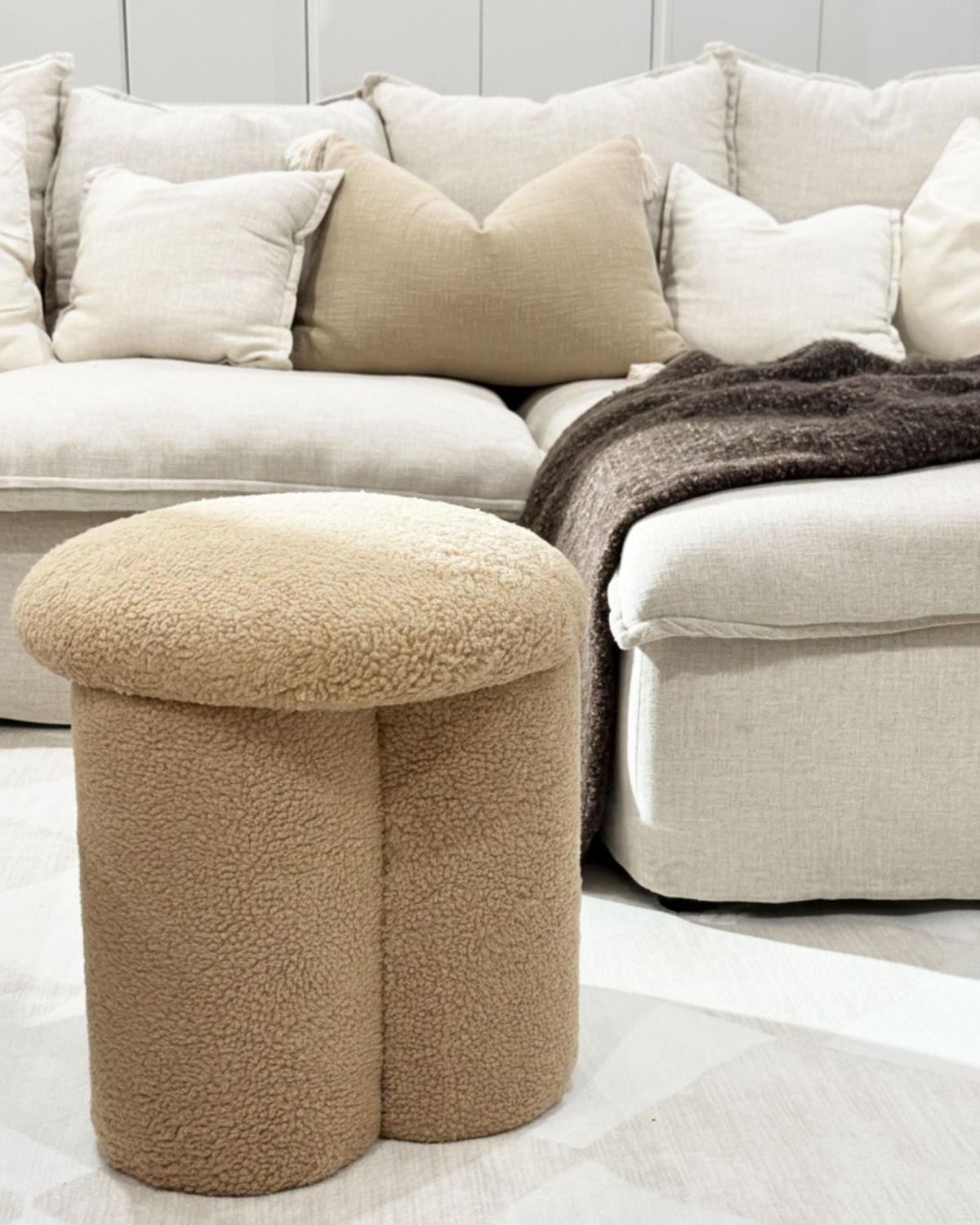 POUF bej Carrington - bej, material textil (40/45/40cm) - Beliani