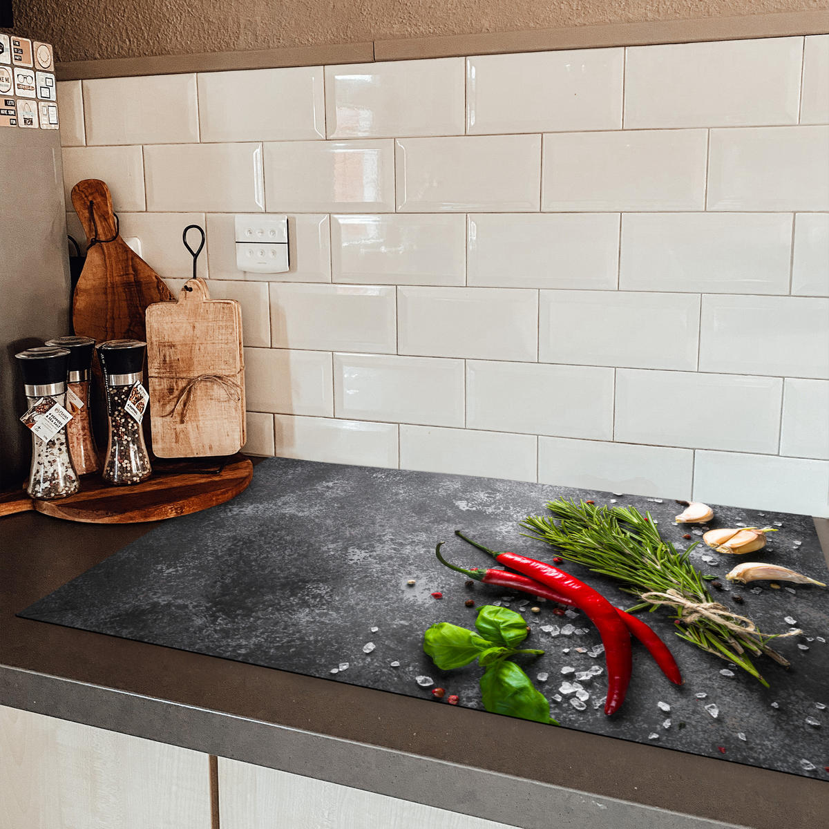 HERDABDECKPLATTE Pfeffer - Kräuter - Gewürze - Beton 83x51 cm - Rot, Kunststoff (83/51.5/0.2cm) - MuchoWow