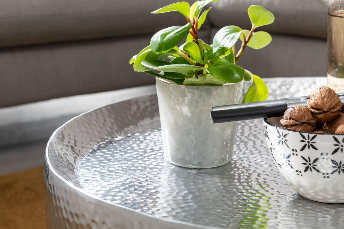 COUCHTISCH Orientalisch mit Hammerschlag-Struktur aus Aluminium und hohler Bauweise, Silber 60x60x35 cm - Silberfarben, Metall (60/60/35cm) - KADIMA DESIGN