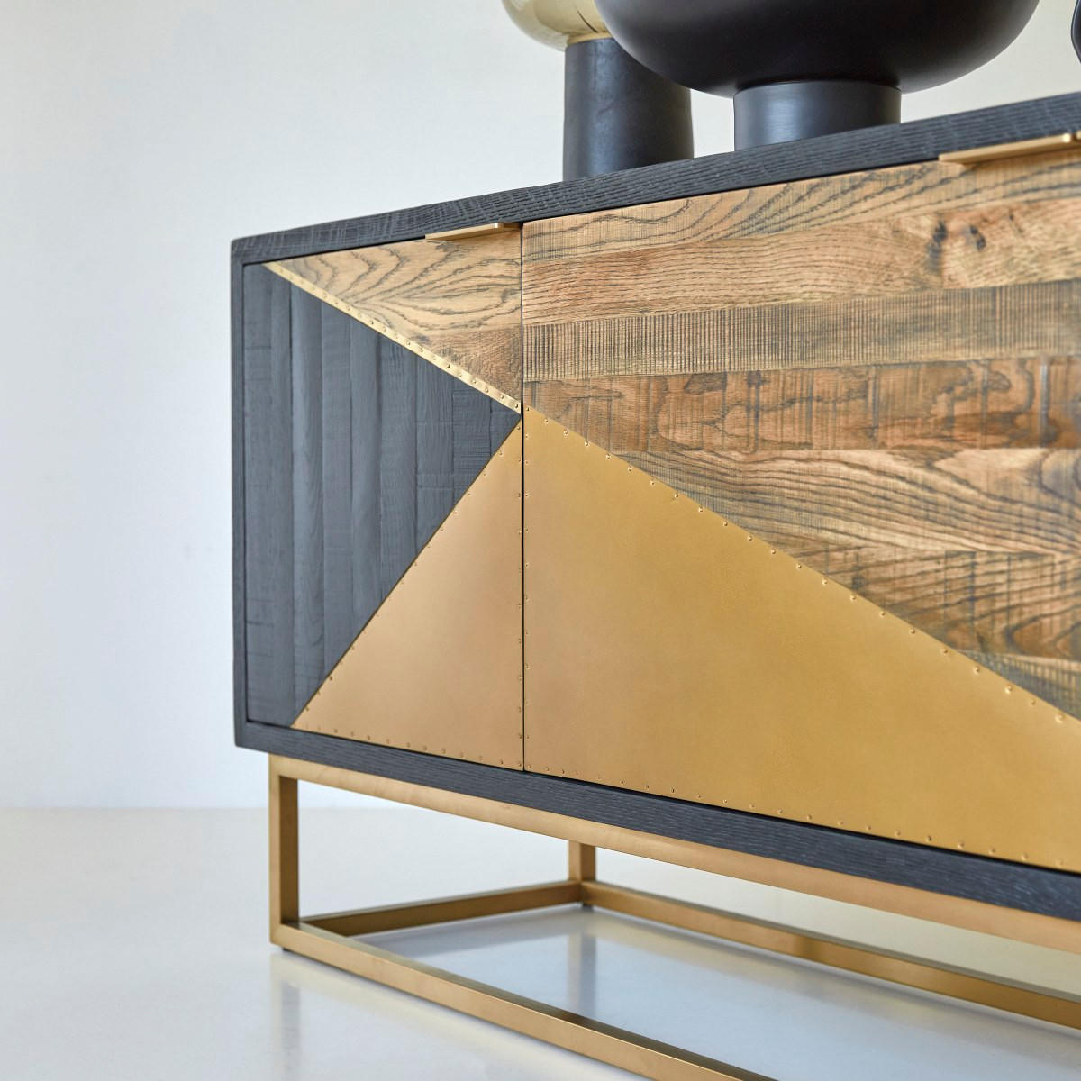 TV-SCHRANK Oscar Schwarz aus Eiche - Schwarz, Holz (240/77/48cm) - Tikamoon