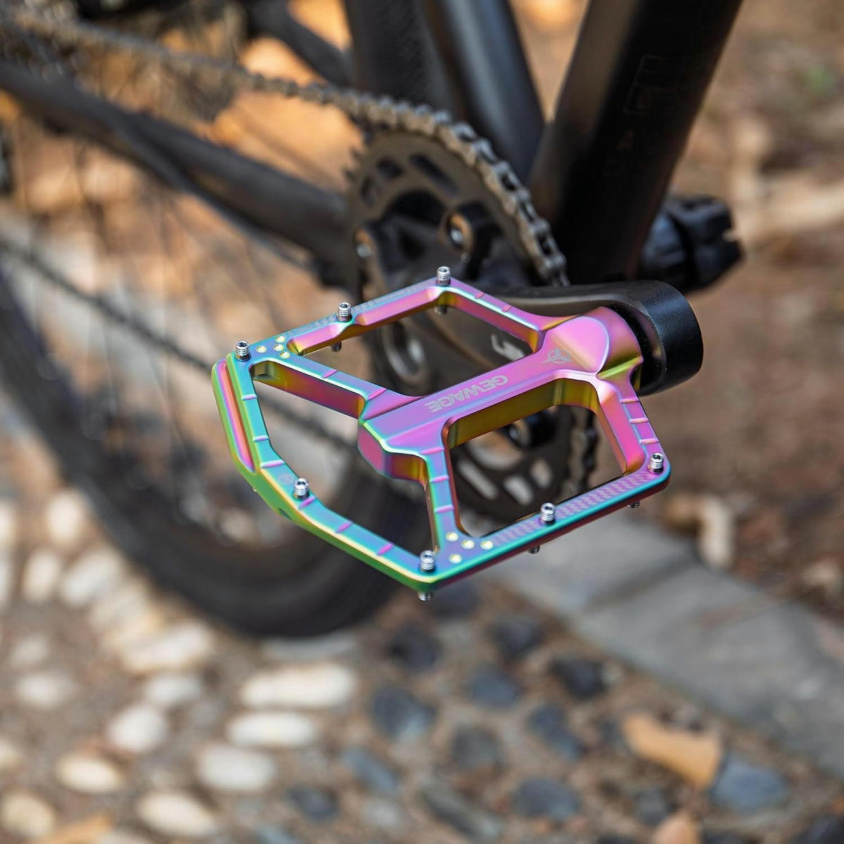 MTB Pedale CNC-Aluminium ultraflach mit 14 Anti-Rutsch-Pins Rainbow Matte - Multicolor, Metall (11/1.5/12cm)