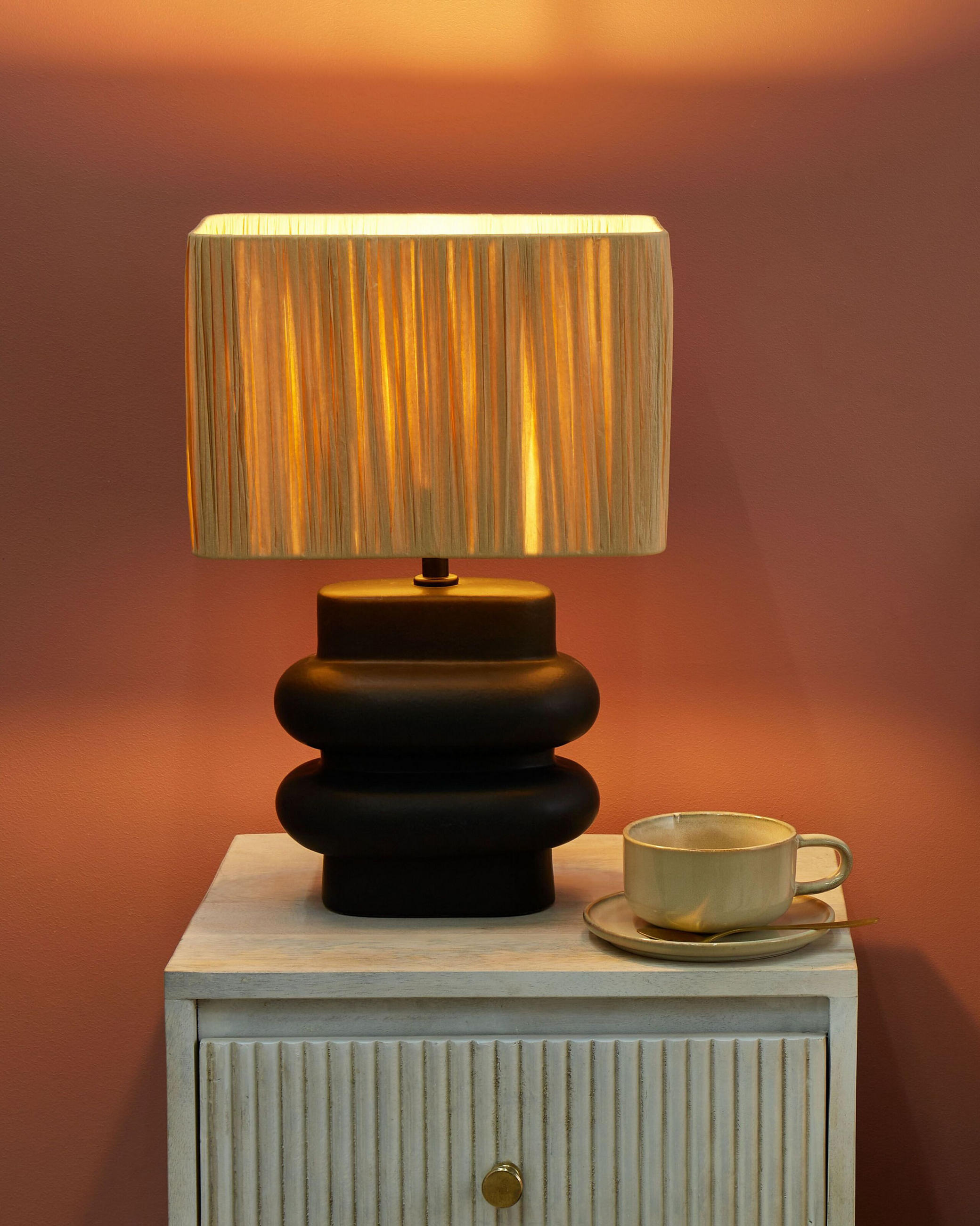 TISCHLEUCHTE Schwarz/Heller Holzfarbton Judy - Hellbraun/Schwarz, Keramik (28/28/42cm) - Beliani