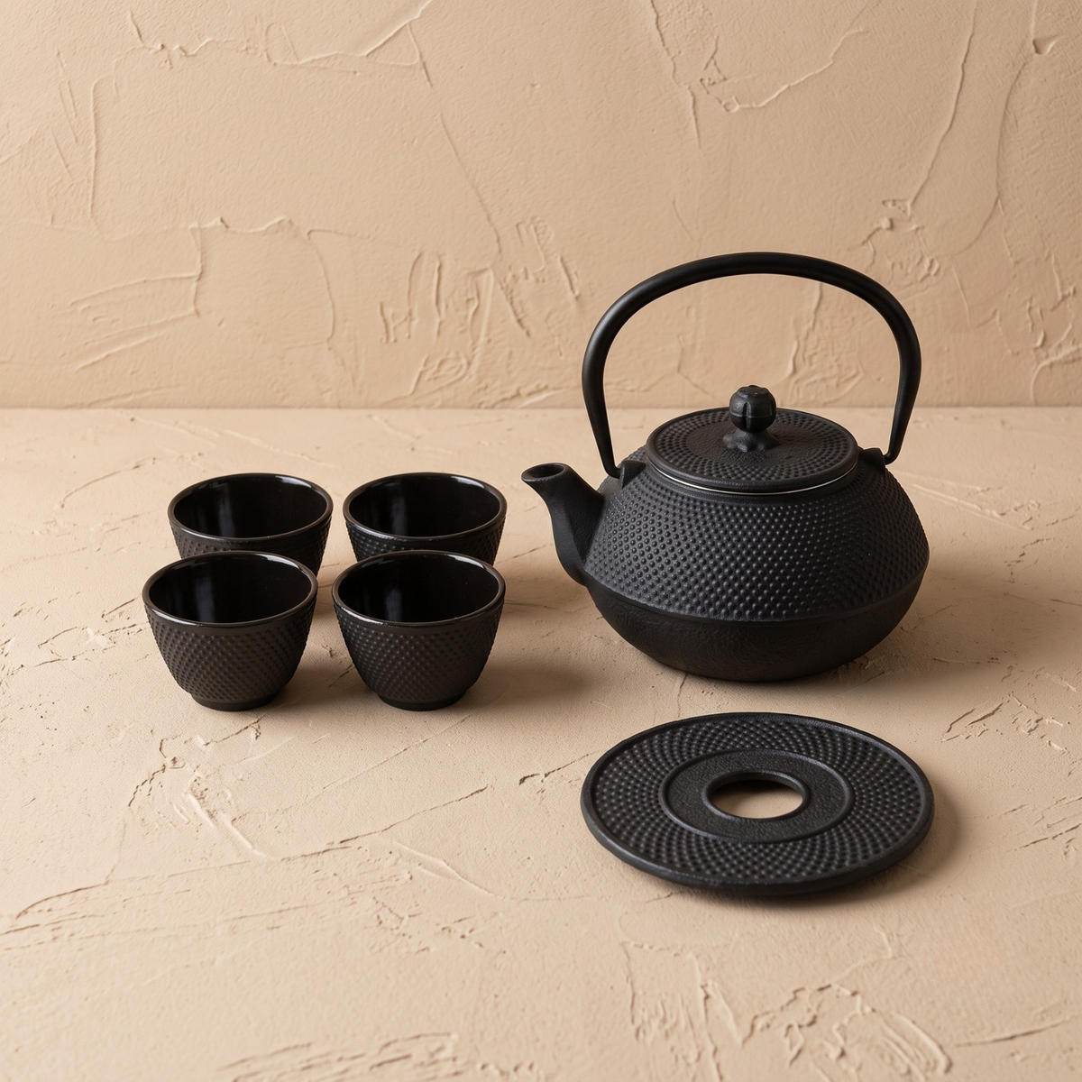 TEEKANNE Gusseisen mit Sieb Sono Schwarz 1,2 l 18,5/16/20 cm - Schwarz, Metall (16/18.5cm) - AROMELIO