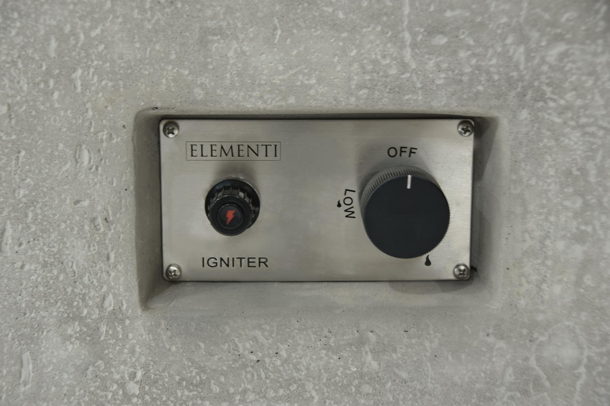 FEUERTISCH Metropolis Gasfeuerstelle aus GF-Beton 142/81/35 cm - Hellgrau, Naturmaterialien (81/35/142cm) - Elementi