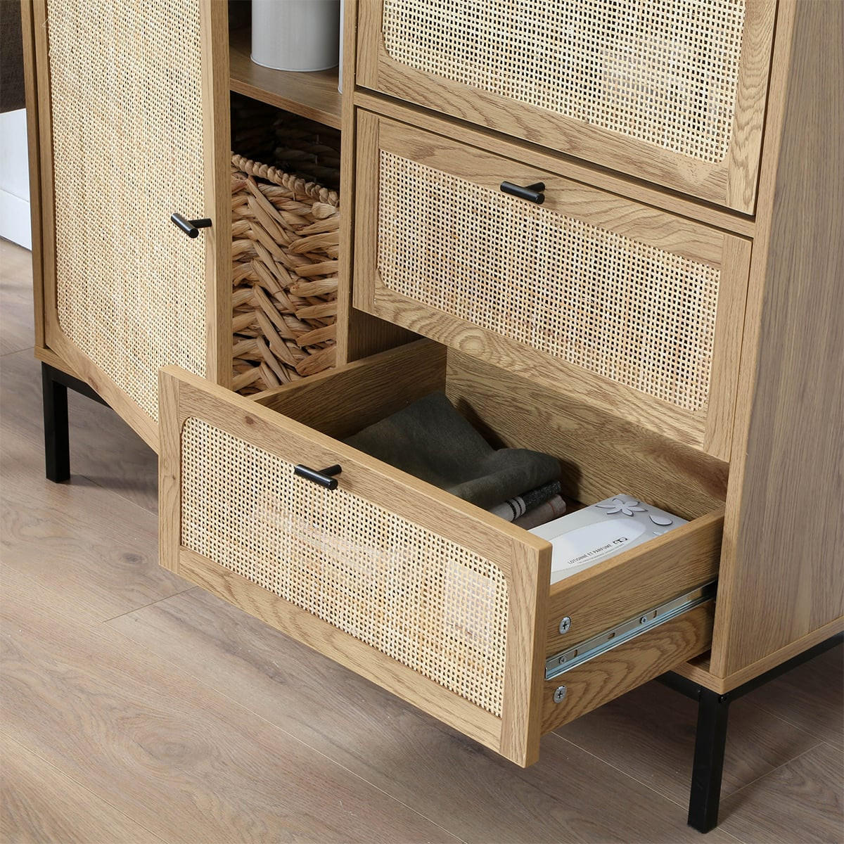 HOHE Buffetschrank mit Rattanfronten - L100 x H120 cm - JAYA - Eschefarben, Holzwerkstoff (40/120/55cm) - Calicosy