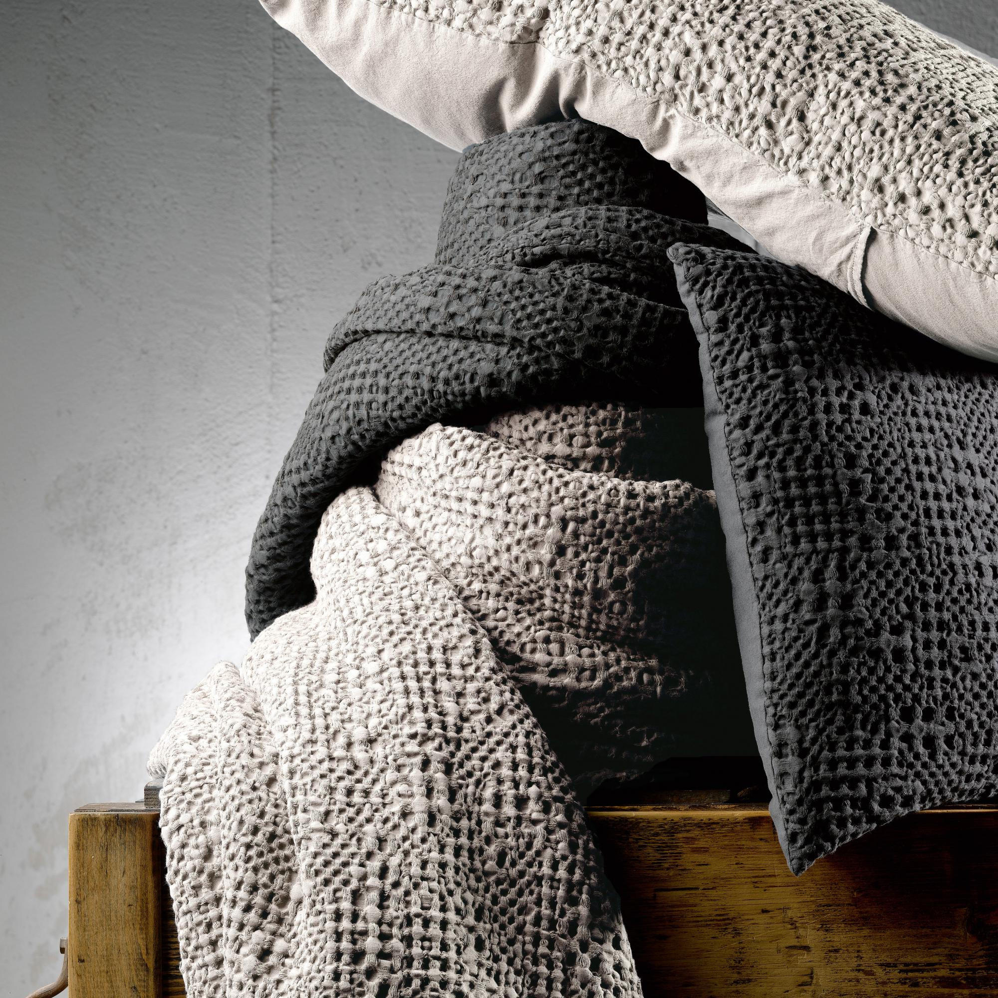 BETTÜBERWURF Tana kreide 260 x 260 cm - Weiß, Textil (260/260cm) - Vivaraise