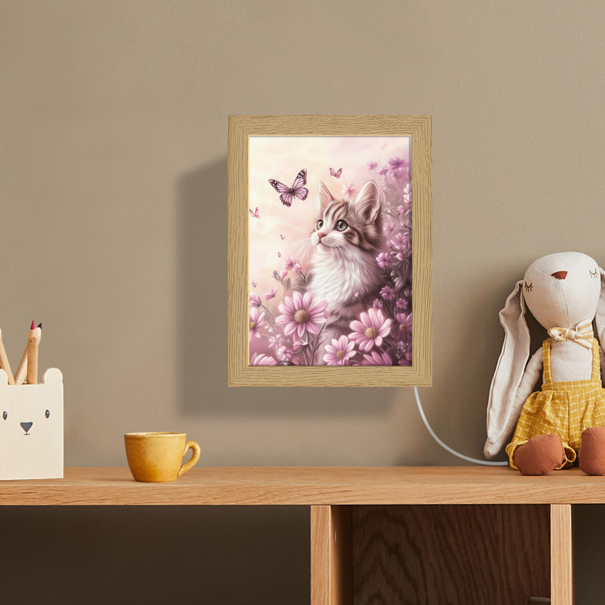 NÁSTĚNNÁ LAMPA Koťátko - Květiny - Motýli - Fialová 15x20 cm - starorůžová, kompozitní dřevo (15/20/8cm) - OnlyWow