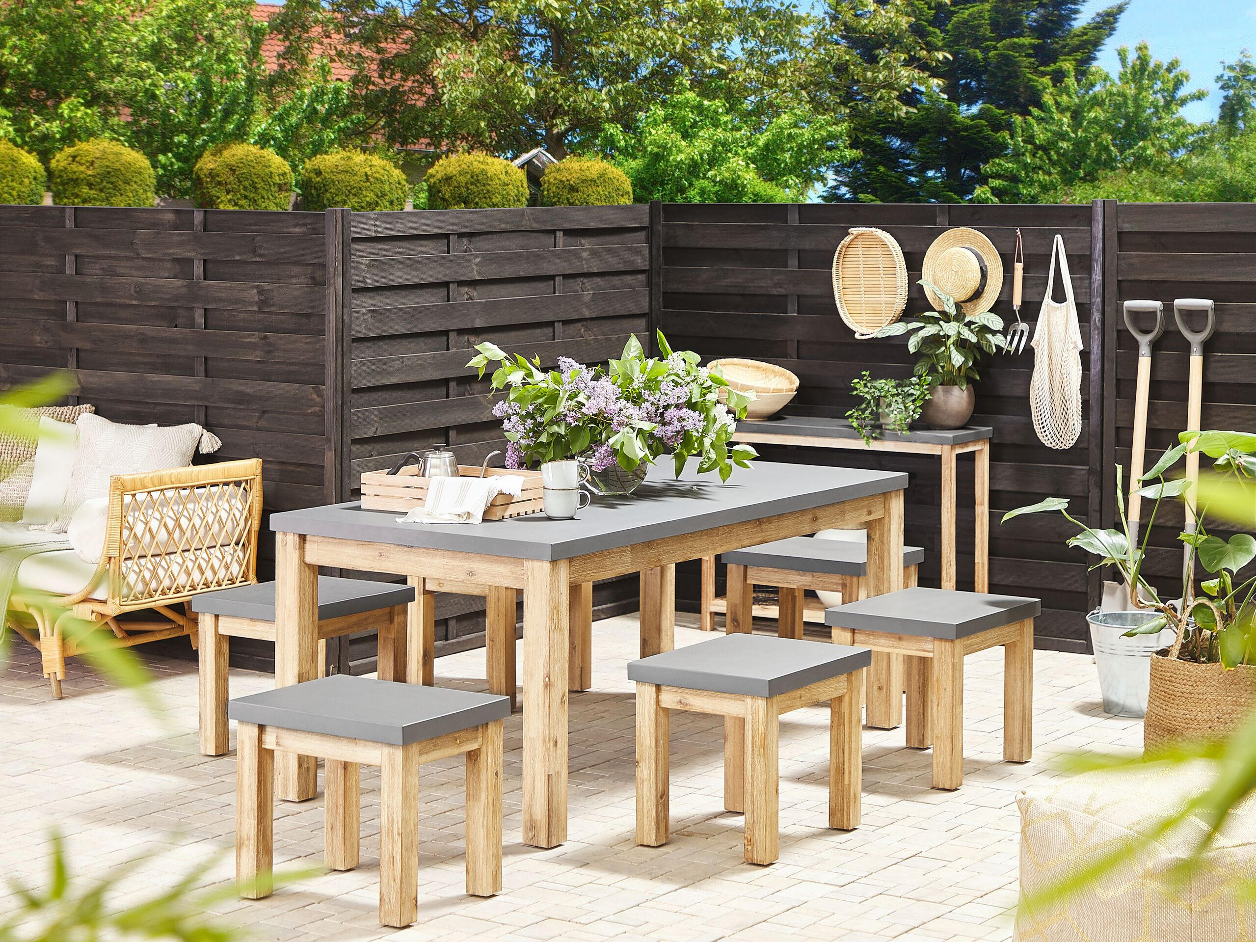 GARTENMÖBEL-SET 6-Sitzer Beton/Akazienholz grau Ostuni - Grau, Stein - Beliani