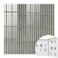 SCHLÜSSELBOX Weiß 30x30 cm – Türöffnung nach rechts - Graue Fliesen - Grau, Metall (30/30/5cm) - TULUP