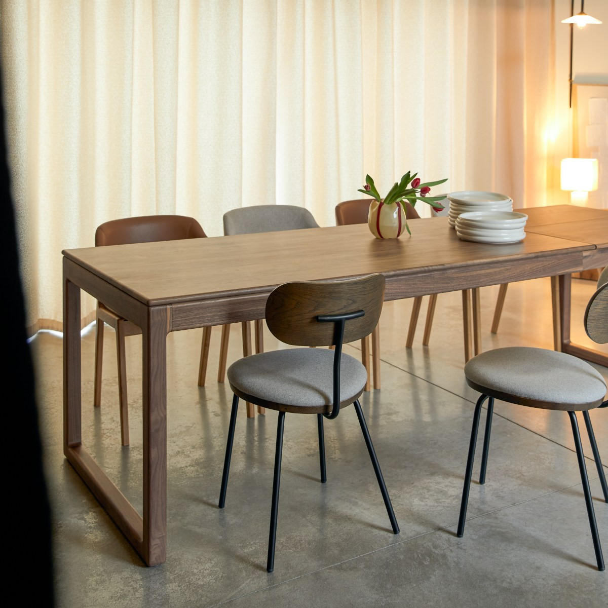 TISCH Arto Braun aus Walnuss - Braun, Holz (90/260/75cm) - Tikamoon