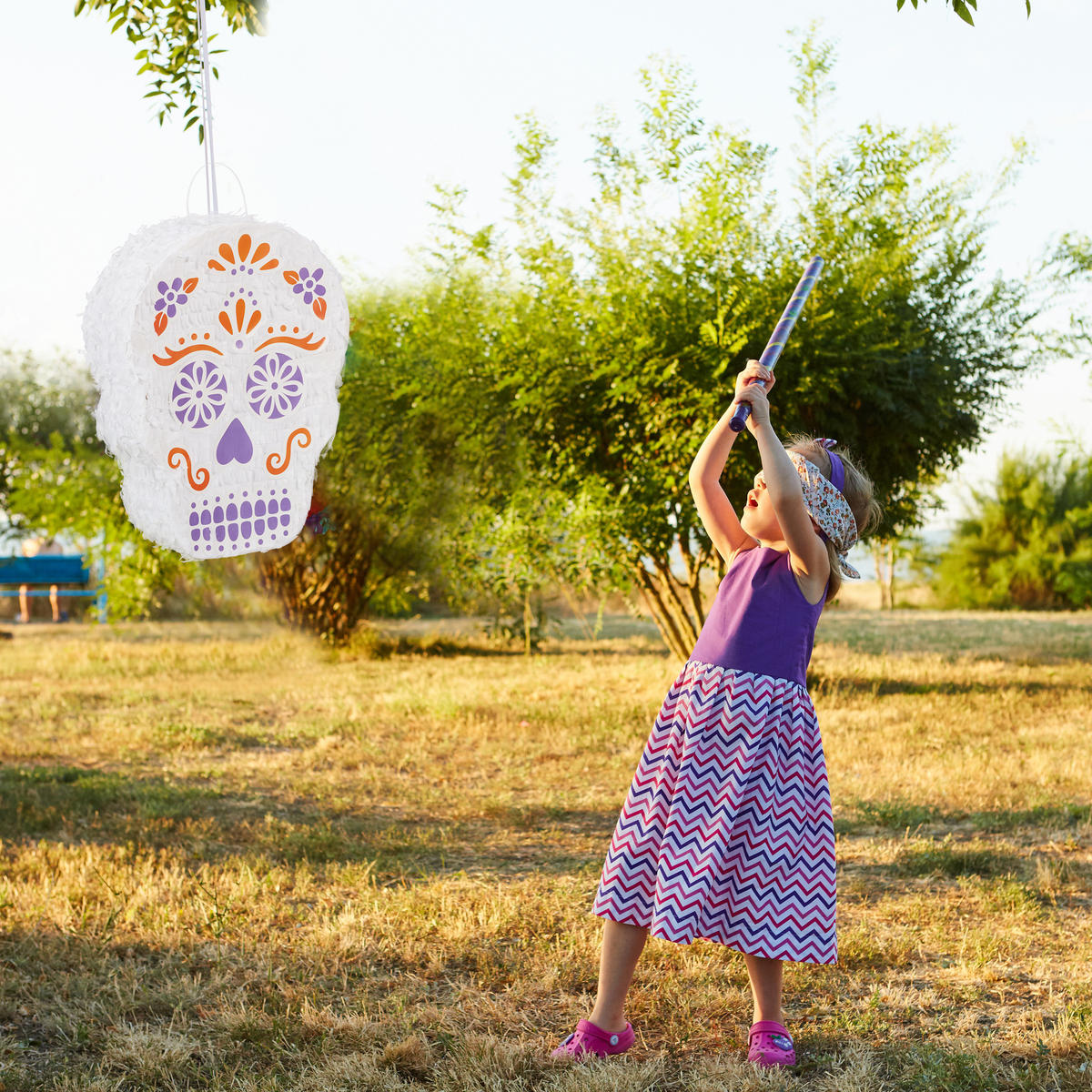 PINATA Totenkopf - Weiß, Papier/Wellpappe (27.5/35.5/10cm) - Relaxdays