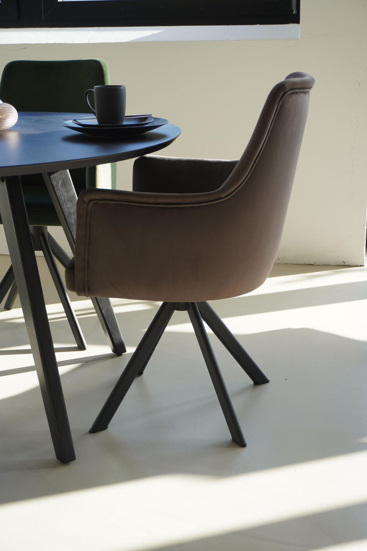 ARMLEHNENSTUHL Sello schlamm mit S-Fuß drehbar - Schlammfarben/Schwarz, Textil/Metall (55/90/58cm) - INKA furniture