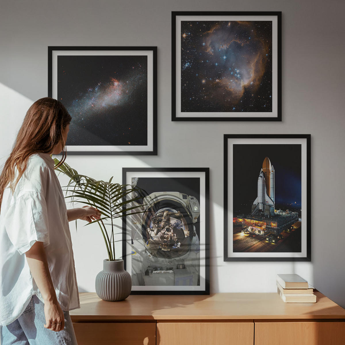 BILDER SET 4er Set - 50x50 cm & 40x60 cm Schwarzer Rahmen - Astronauten landen auf dem Mond - Schwarz, Kunststoff (50/50cm) - TULUP